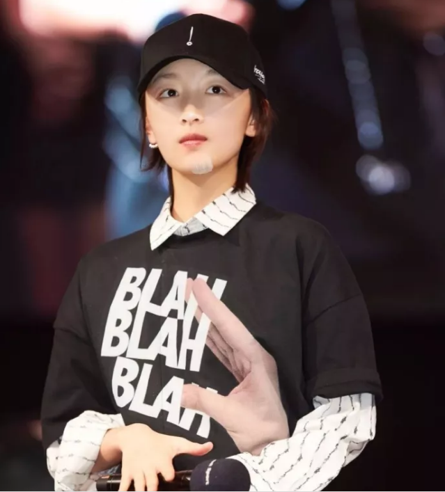 今年秋冬最chic！原來短發(fā)和帽子這么配??！