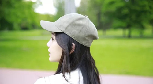 秋冬最適合戴帽子的發(fā)型不只土馬尾 秋冬最適合戴帽子的發(fā)型不只土馬尾